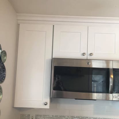 White kitchen with a curved breakfast bar — photo 10 of 13, by GT Stone and Cabinets Installation in South Amboy, NJ